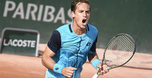 Carballés overcomes his debut in Naples and Munar yields in Antwerp