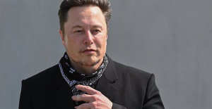 Elon Musk under investigation for buying Twitter