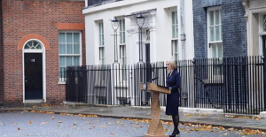 Truss says goodbye to Downing Street defending the "urgent" measures of his Government