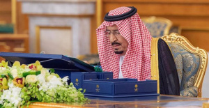 The King of Saudi Arabia assures that his country is interested in a "stable and balanced" oil market