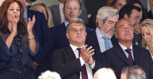 Laporta bursts into the locker room to ask for "explanations" from the referee of the Clásico