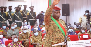 A group of soldiers deposes the leader of the junta in a new coup in Burkina Faso