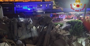 The main hall of a university collapses on the Italian island of Sardinia