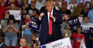 Trump mocks the governor of Florida, a possible rival in the Republican primaries, at a rally