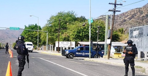 An armed attack against a police station leaves eight dead in Guanajuato, Mexico