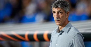 Imanol Alguacil renews until 2025 with Real Sociedad