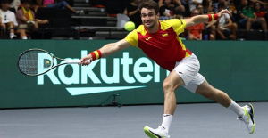 Pedro Martínez replaces Carlos Alcaraz in the Spanish Davis Cup team for the Finals