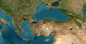 Magnitude 5.9 earthquake shakes northwestern Turkey