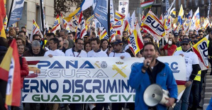 Some 6,000 police officers and civil guards from all over Spain cry out in Madrid against "discrimination" by the Government