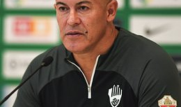 Jorge Almirón is dismissed as coach of Elche