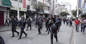 At least two dead and more than 30 injured in demonstrations against the Government in Peru