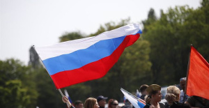 Moscow demands action against Finns who burned a Russian flag in Helsinki