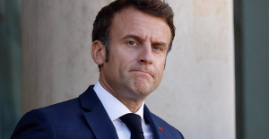 Macron announces free condoms for young people between the ages of 18 and 25 from 2023