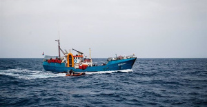 A two-year-old girl dies in the capsizing of a boat with 43 migrants off the coast of Lampedusa