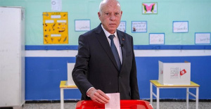 Tunisian president denounces 'skeptics' rhetoric' after voting in legislative elections