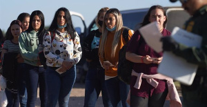The mayor of the town of El Paso, in Texas, declares an emergency due to the increase in the arrival of migrants