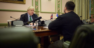 Boris Johnson says Putin said he could send a missile to the UK "in a minute"