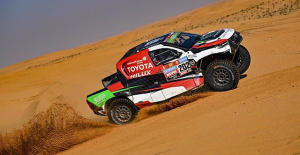 The Saudi Yazeed Al-Rajhi conquers a stage without motorcycles and Carlos Sainz returns without options