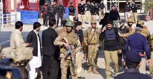 The death toll from the attack on a mosque in Peshawar (Pakistan) rises to one hundred