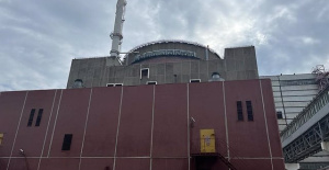 The IAEA reports explosions outside the Zaporizhia nuclear power plant