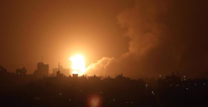 Israel strikes Hamas targets in Gaza in retaliation for rocket fire from the Strip