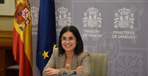 Darias, the Minister of Health with which Spain was immunized against the coronavirus and took off her mask