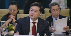 China assures that its relationship with Russia is not a threat to any country