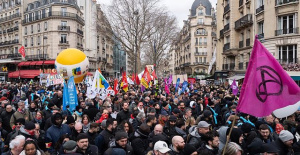 Nearly 1.3 million French people take to the streets in the sixth demonstration against the pension reform
