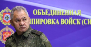 Russian Defense Minister visits Mariupol to inspect reconstruction work