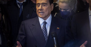 Berlusconi spends a "calm" first night and in "stable conditions" in the ICU