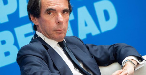 Aznar reveals that "a Batasuna councilor kept the missile that was launched against his plane in warehouses of the town hall"