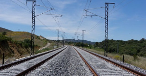 The railway companies request the "urgent" review of the Adif fees, according to the CNMC
