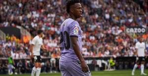 The Police detain three young people for racist insults to Vinicius in Mestalla