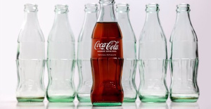 Coca-Cola Europacific Partners plans to transform 10,000 hospitality customers so that they only have glass containers