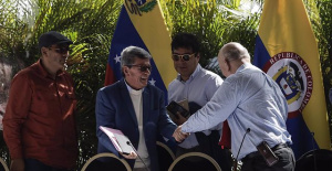 The Government of Colombia and the ELN agree to a bilateral ceasefire at the national level for six months