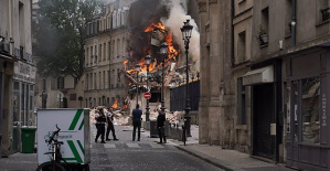 The injured by a powerful gas explosion in the center of Paris increase to about thirty