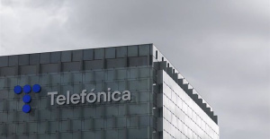 Telefónica sells 64% of its fiber business in Peru to KKR and Entel and reduces its debt by 200 million