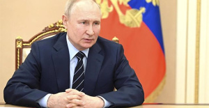 Putin calls the delivery of cluster bombs to Ukraine "criminal" and warns of a "reciprocal" response to their use