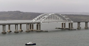 At least two dead in an "emergency" on the Crimean bridge that has forced the closure of traffic