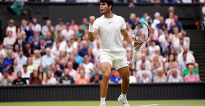 Alcaraz defeats Jarry and gets into the Wimbledon round of 16