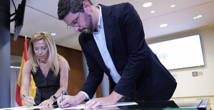 The PP and Vox sign the agreement of the coalition government in Aragon without the presence of Azcón