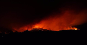 The Tenerife fire affects more than 2,600 hectares and causes the confinement of the town of La Esperanza