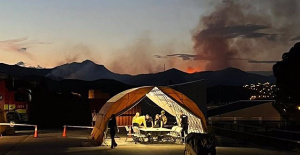 Firefighters predict "complicated hours" in the Portbou (Girona) fire due to secondary fires