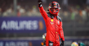 Carlos Sainz wins in Singapore