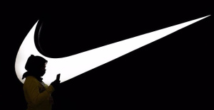 Nike earns 1,372 million in its first fiscal quarter, 1% less, and increases its sales by 2%