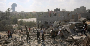 More than 423,000 Palestinians displaced by Israel's bombing of the Gaza Strip rise to more than 423,000.