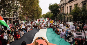 Thousands of people demonstrate in Madrid against Israel's "genocide" of the Palestinian people