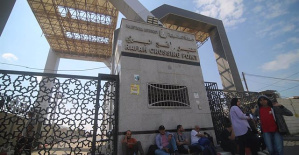 Some 3,000 tons of aid await the opening of the Rafah crossing in Egypt