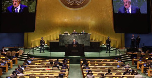 The UN General Assembly approves a resolution to call for a "humanitarian truce" in Gaza