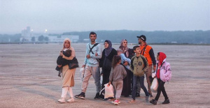 Relief and sorrow among the 139 Spaniards and their families evacuated from Gaza upon their arrival in Spain